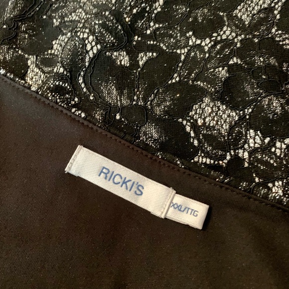 040 RICKI’S plus silver sparkly top - Picture 4 of 6